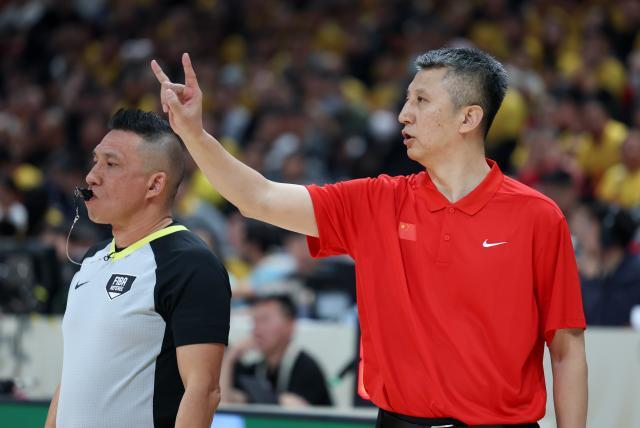 1764512788756070399.jpg (体育)(16)篮球——世界杯预选赛:中国队不敌韩国队XxjpseC000177_20251128_PEPFN0A001.jpg