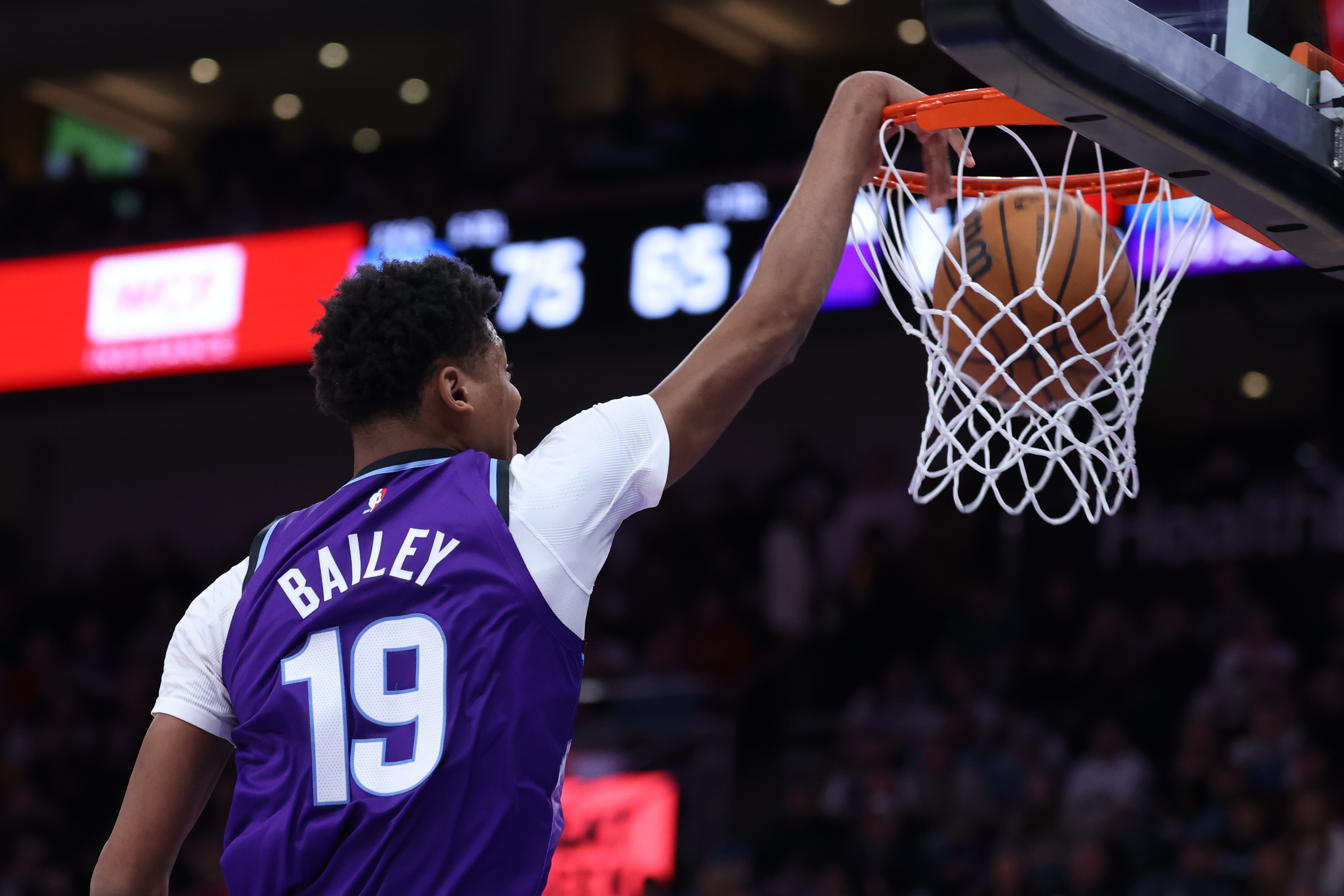 云开体育官网入口-【菜鸟】贝利25分6板 弗拉格21分11板 科比·桑德斯11分&三分4中3