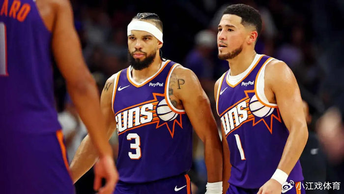 云开体育-太阳惨烈一天:两大球星接连受伤 布克90度崴脚赛后拄拐离开球馆|老鹰|西部|菲尼克斯太阳队|洛杉矶湖人队|明尼苏达森林狼队_新浪体育_新浪新闻